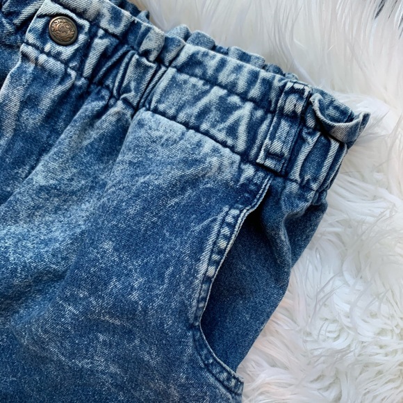 v i n t a g e :: Acid Wash High Rise Denim Shorts - Picture 3 of 7